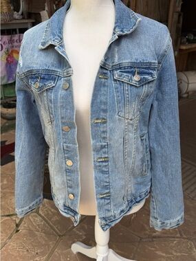 Women's Light Wash Denim Jean Jacket - Casual Button-Front